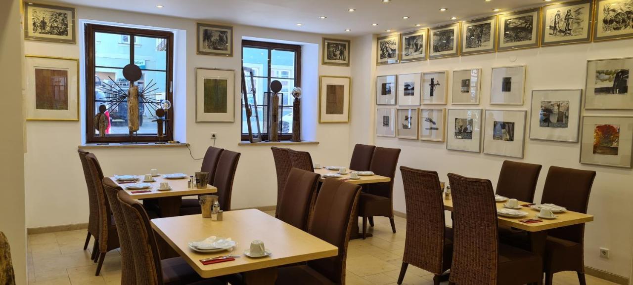 Hotel Garni "Am Ellinger Tor" ไวเซนบวร์ก อิน บาเยิร์น ภายนอก รูปภาพ